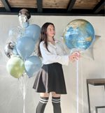 Шар-глобус с надписью «Открывай любые горизонты» и композиция ко Дню знаний