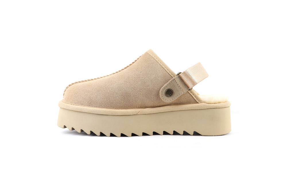 UGG Goldenstar Clog Platform Sand