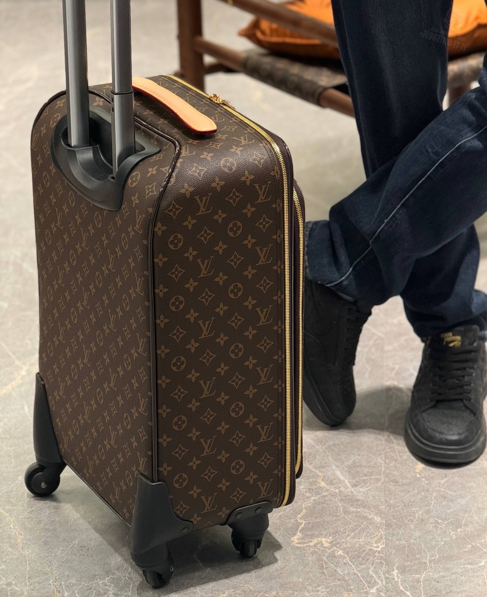 Дорожный чемодан Louis Vuitton
