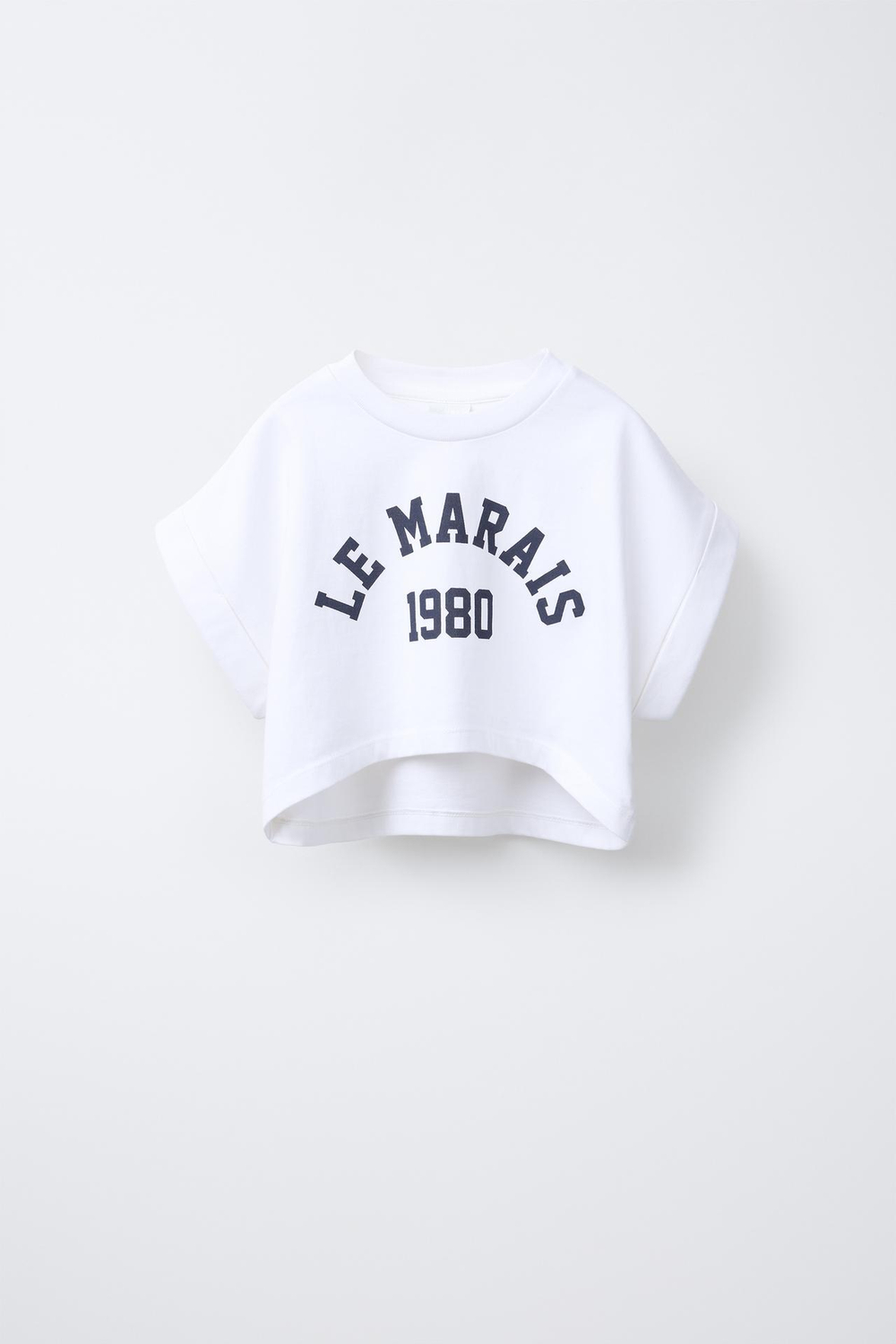 ZARA КОМПЛЕКТ ИЗ ФУТБОЛКИ И ШОРТОВ-БЕРМУДОВ В СТИЛЕ ПРЕППИ, БЕЛЫЙ