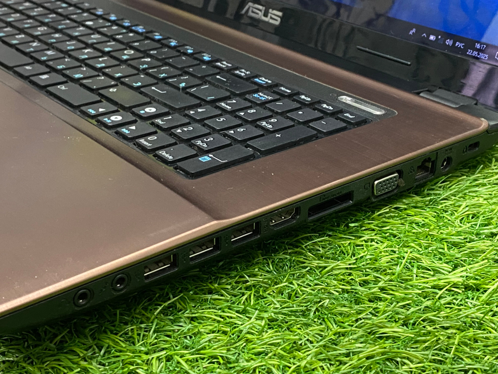 Ноутбук Asus 17.3" i3 2350M/4GB/240GB SSD/ K73E-TY295R[90n3ya544w1f23rd53ay]/Windows 10