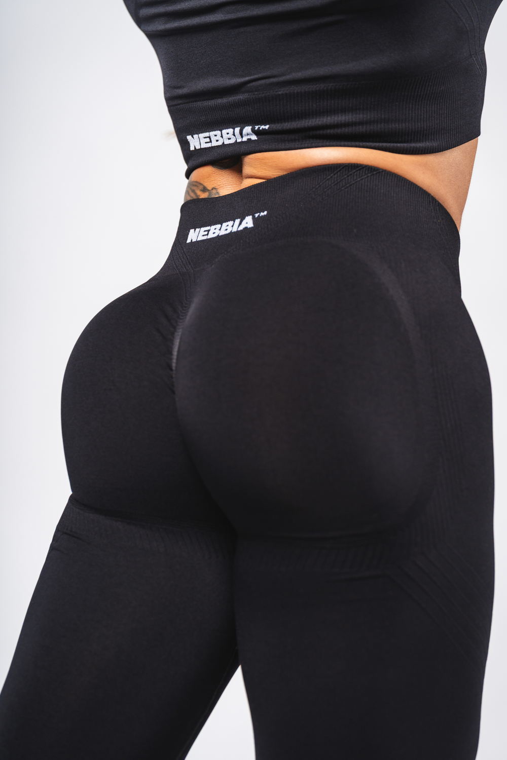 Лосины Nebbia Push-Up Leggings with Shaping Lines FLOW SEAMLESS 497 BLACK