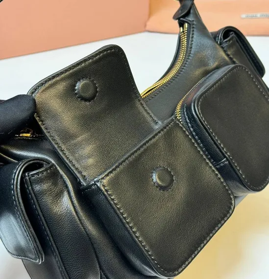 Женская сумка MIU MIU Pocket из кожи наппа