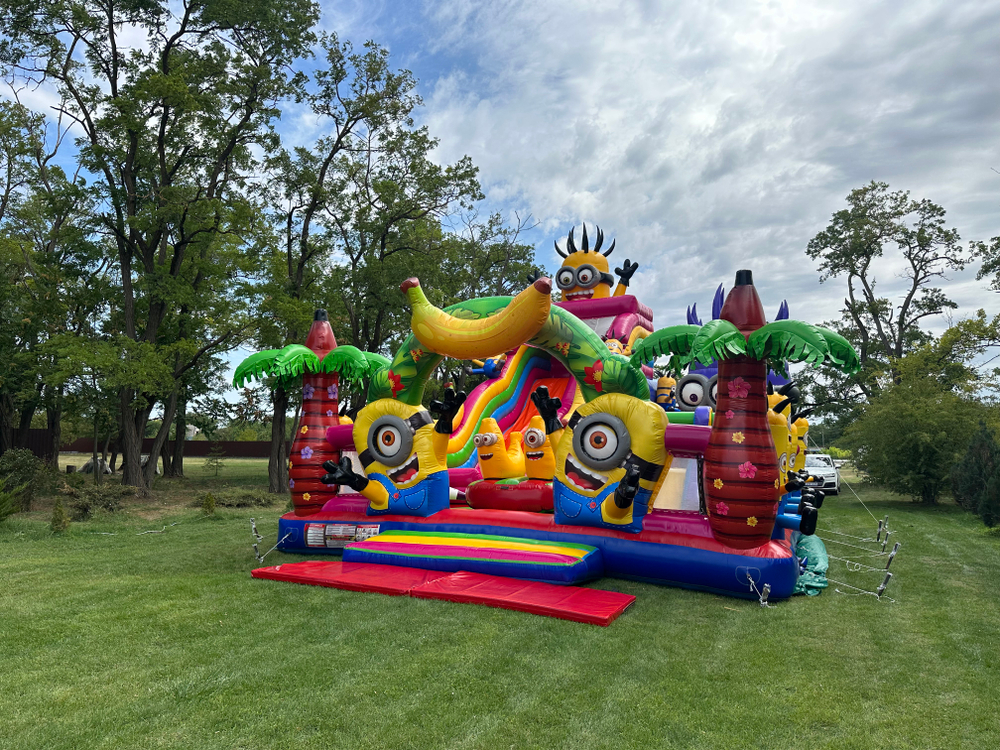 Надувной батут с горкой «Миньён-2»