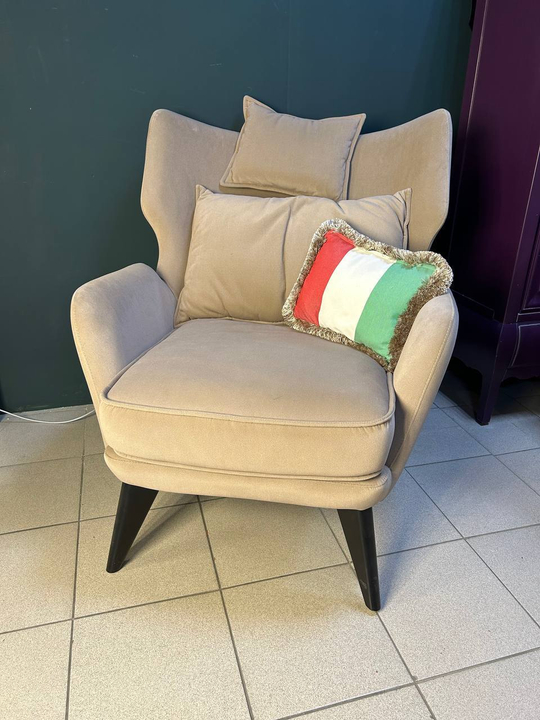 Кресло Вольтер, бежевое с подушкой