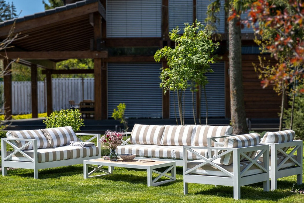 Кофейный стол из алюминия MIA