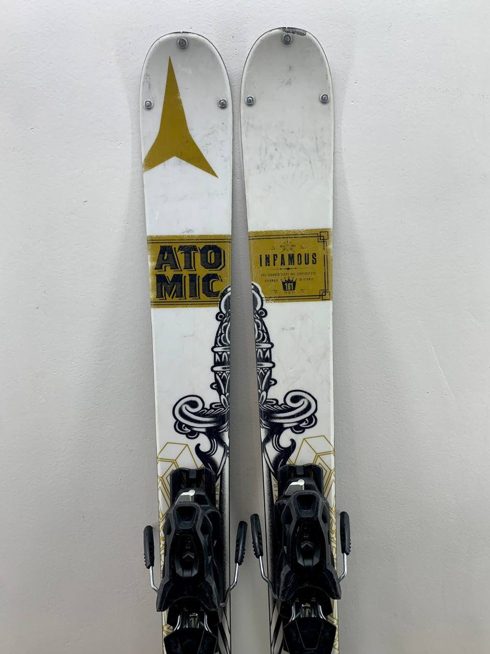Горные лыжи Atomic Infamous 161