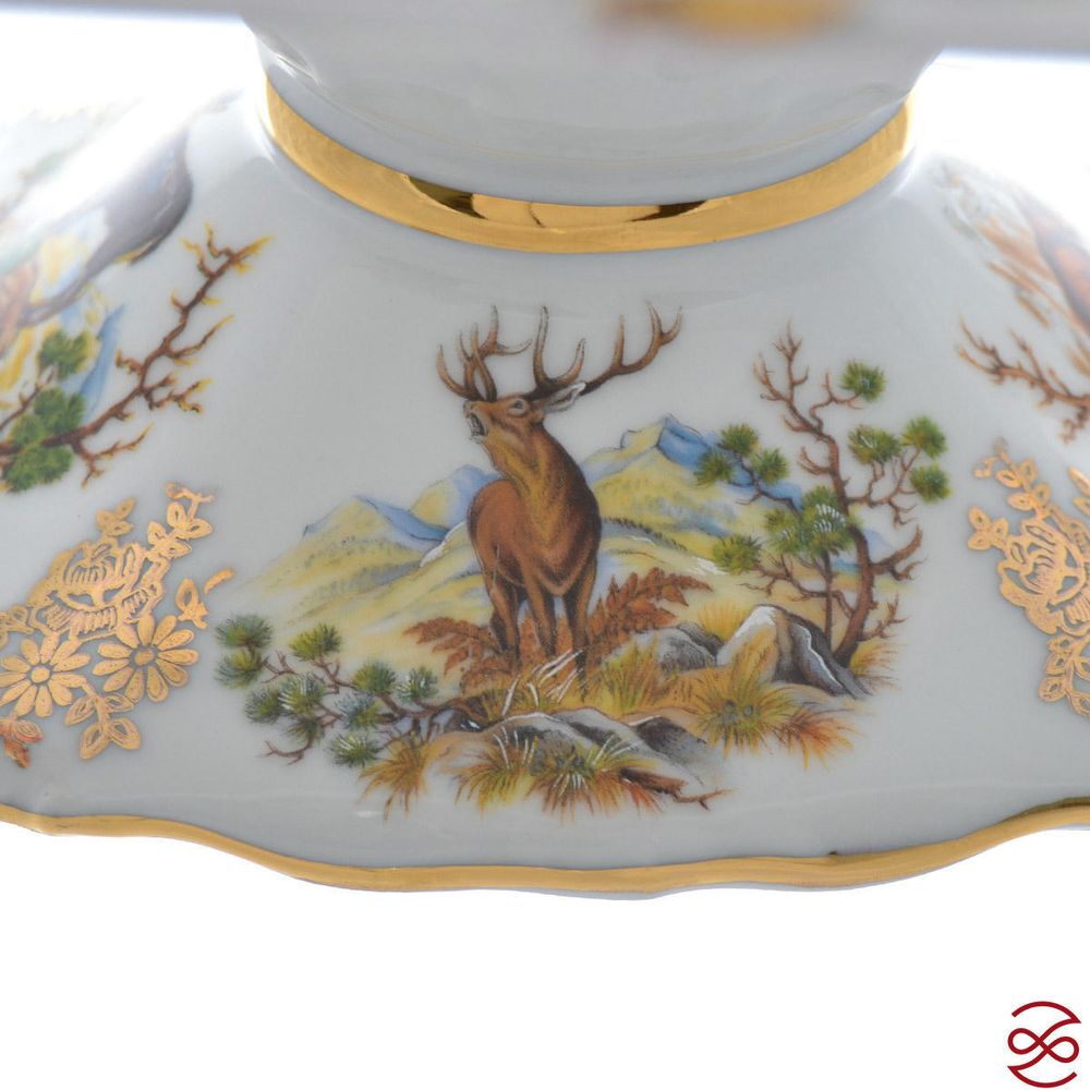 Блюдо квадратное на ножке Queen's Crown Охота красная 32*32 см