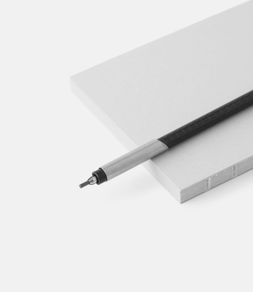 D87 Carbon Tokyo — механический карандаш из карбона