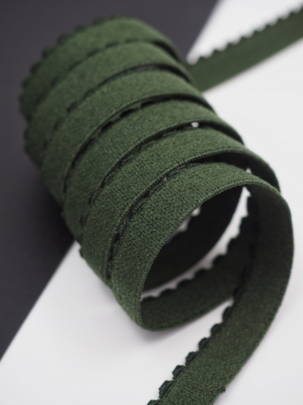 Резинка отделочная хаки ажурная ширина 10 мм с учетом фестона