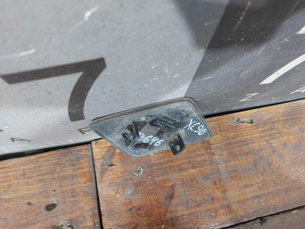 Крышка форсунки омывателя левая Volvo XC90 2 14-нв Б/У Оригинал 31353364