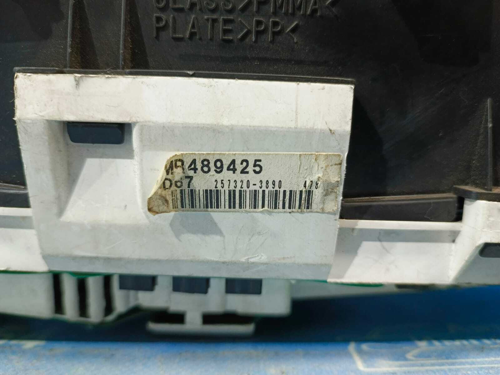 Щиток приборов MITSUBISHI DIAMANTE 1997