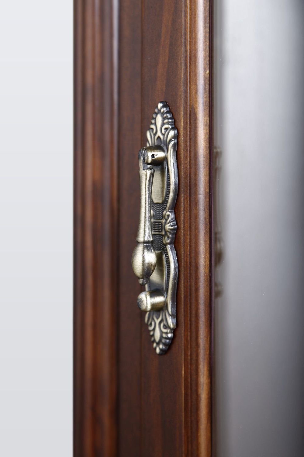 Часы настенные Tomas Stern 1005