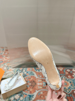 Louis Vuitton Pump (4 colors)