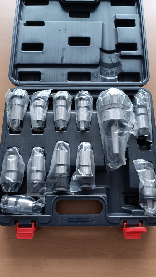 Патрон быстросменный с набором втулок для сверл и метчиков J4330A-MS4