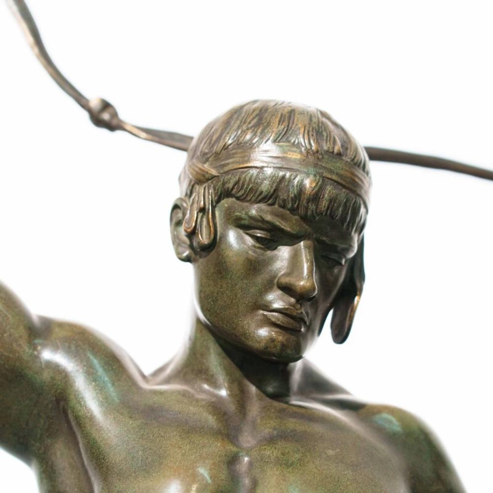 Бронзовая композиция «Человек, укротивший льва»