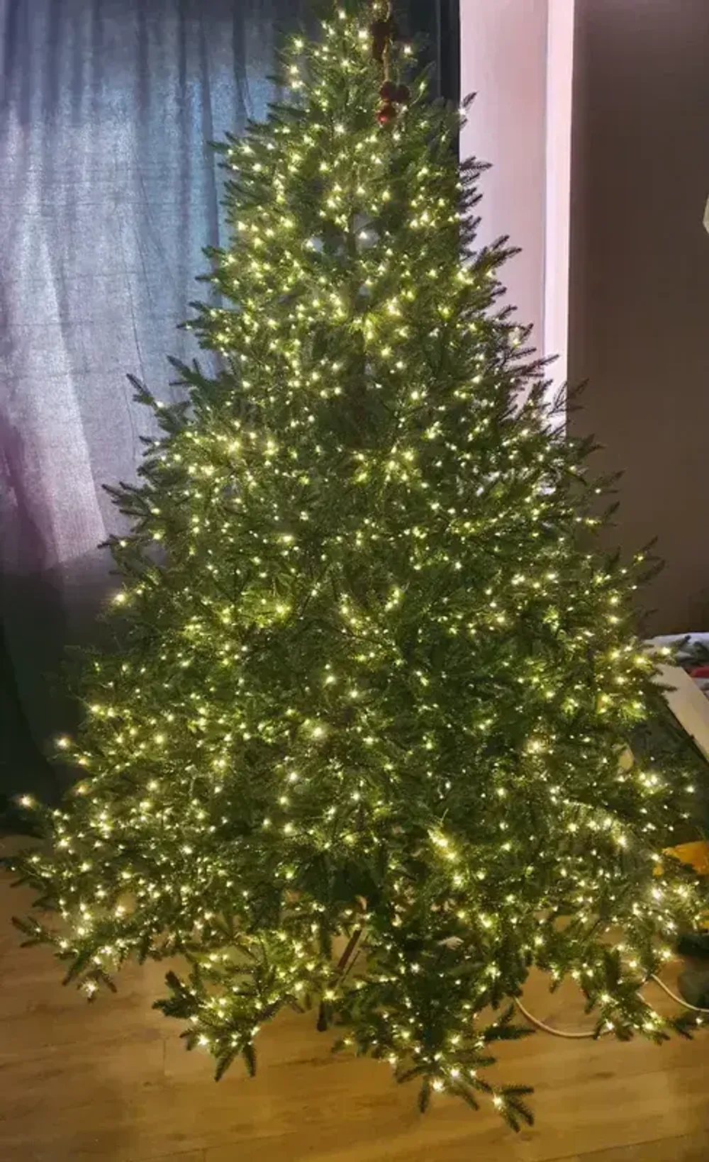 Елка с гирляндой встроенной «Престиж» (Литая хвоя) 3 м