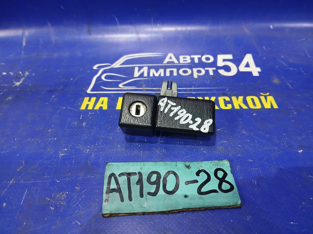 Бардачок пассажирский TOYOTA CARINA E 1992