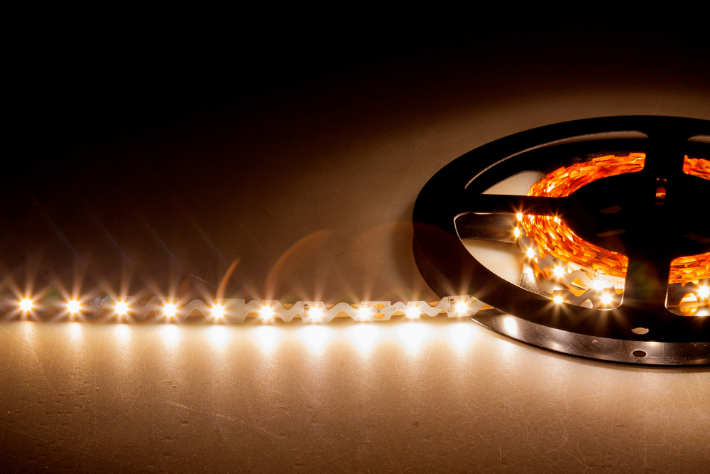 Светодиодная лента, тепло-белая,  60 д/м 3000K,  12W/m,  1080 Lm/m, IP20,  CRI&gt;95