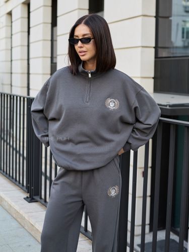 Темно-серый спортивный костюм с вышивкой-лого