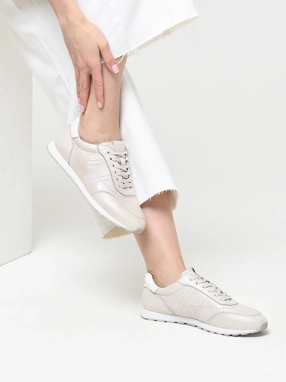 Кроссовки из натуральной оленьей кожи