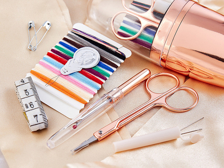 Швейный набор в пластиковом контейнере, розовое золото