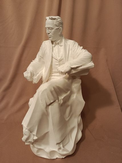 Üzeyir Hacıbəyli heykəli (ağ)