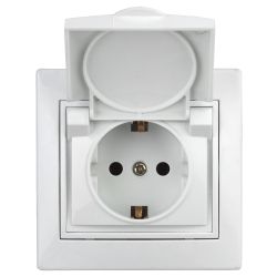 Розетка Intro Plano 1-209-01 с заземлением 2P+E Schuko с крышкой штор. 16А-250В IP20 скрытой установки IP44 белый | Intro Plano Белый