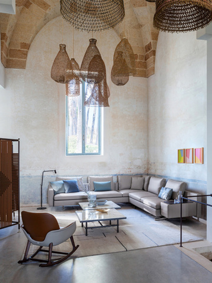 Столик Poltrona Frau Pierre