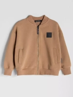 Бежевый спортивный костюм для мальчика в школу