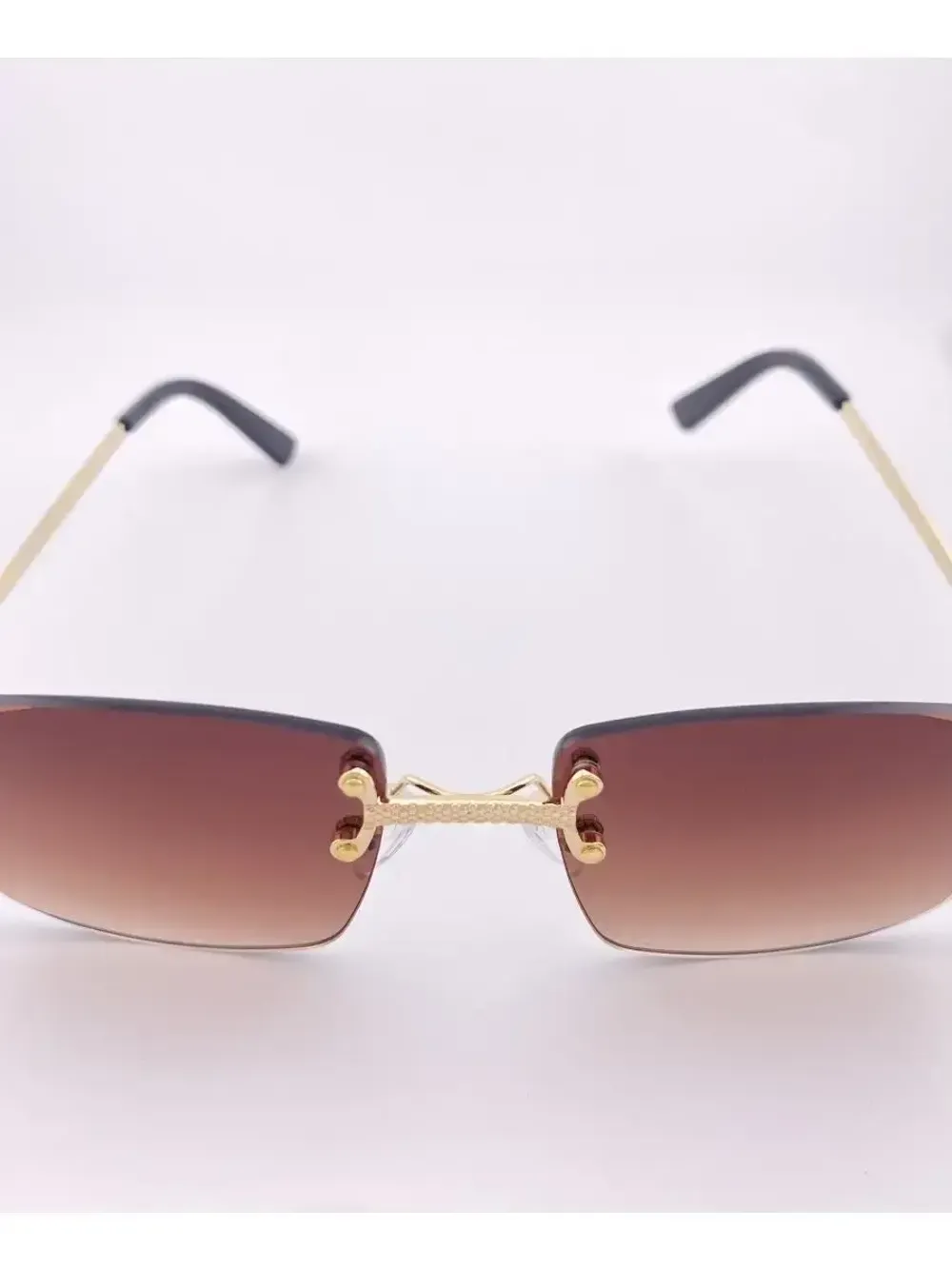 Очки солнцезащитные