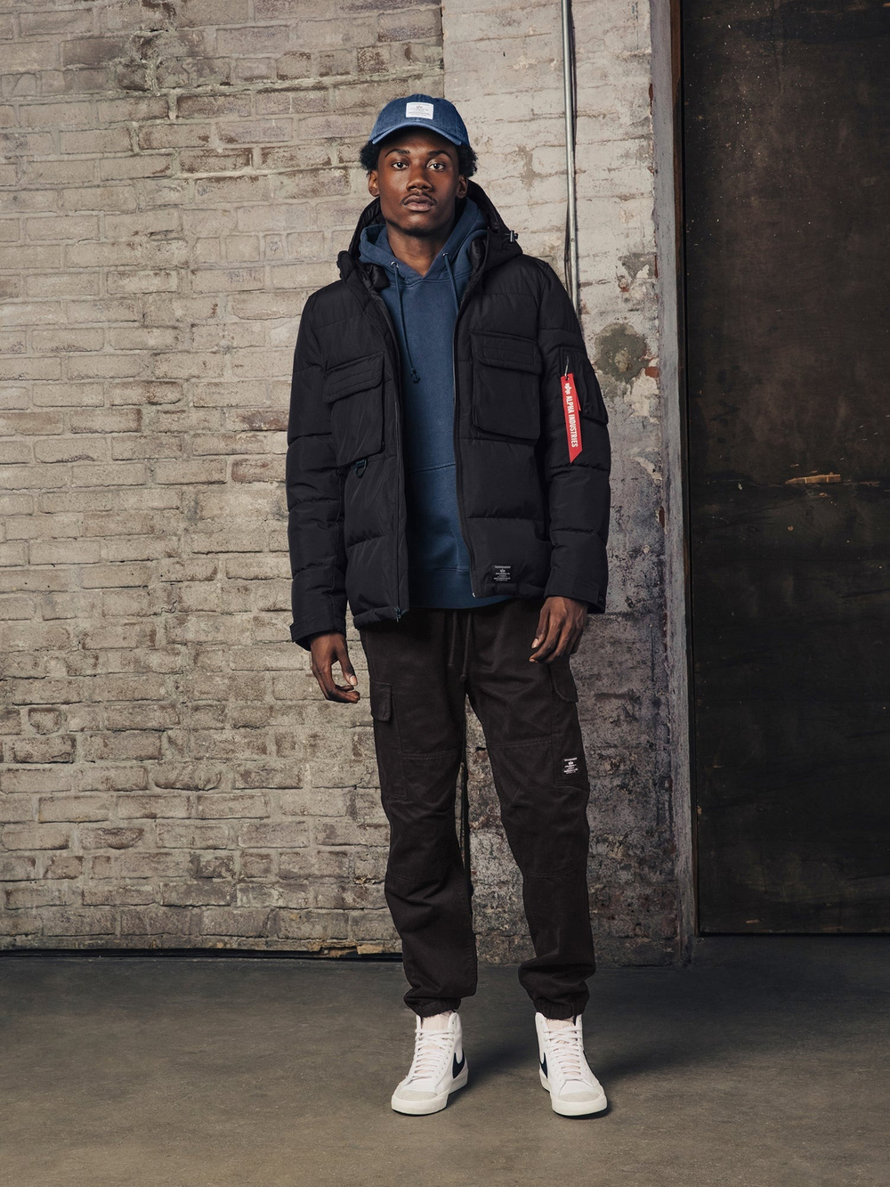 Куртка утепленная мужская ALPHA INDUSTRIES HOODED PUFFER JACKET