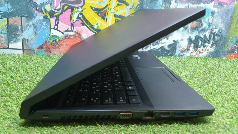 Ноутбук Lenovo i5/8 Gb/GT 610M 1 ГБ