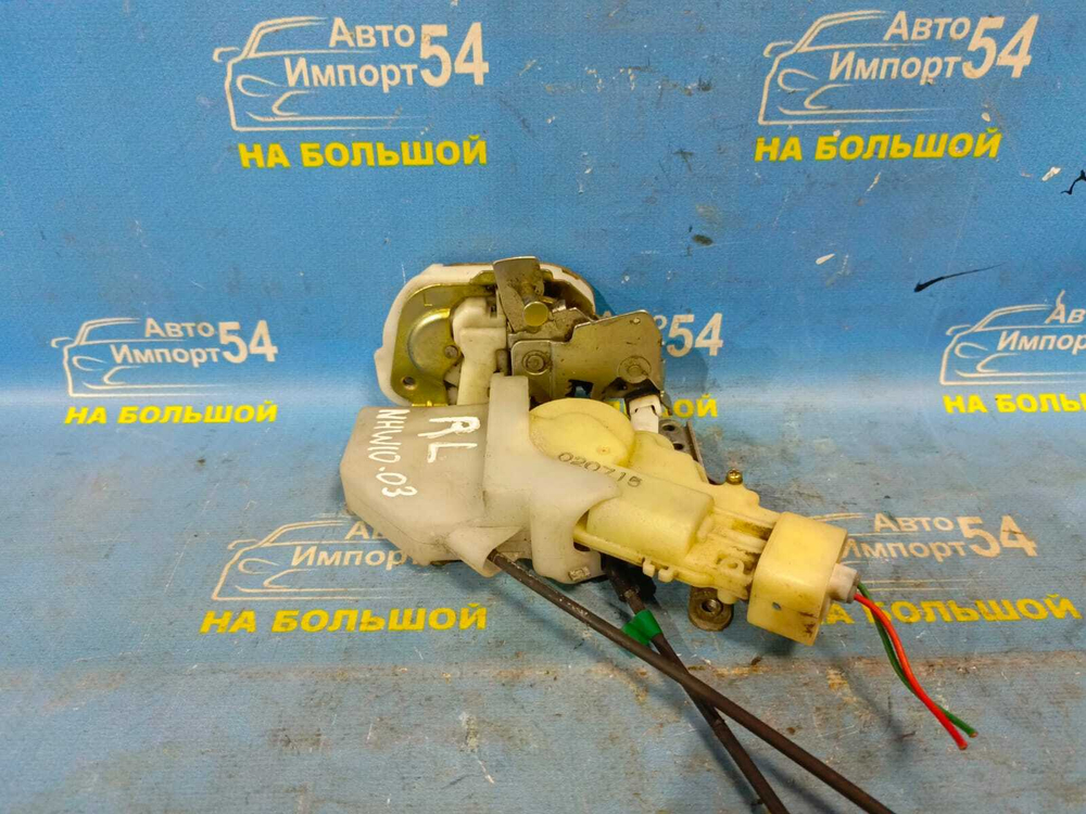 Замок двери задней левой TOYOTA PRIUS 1999