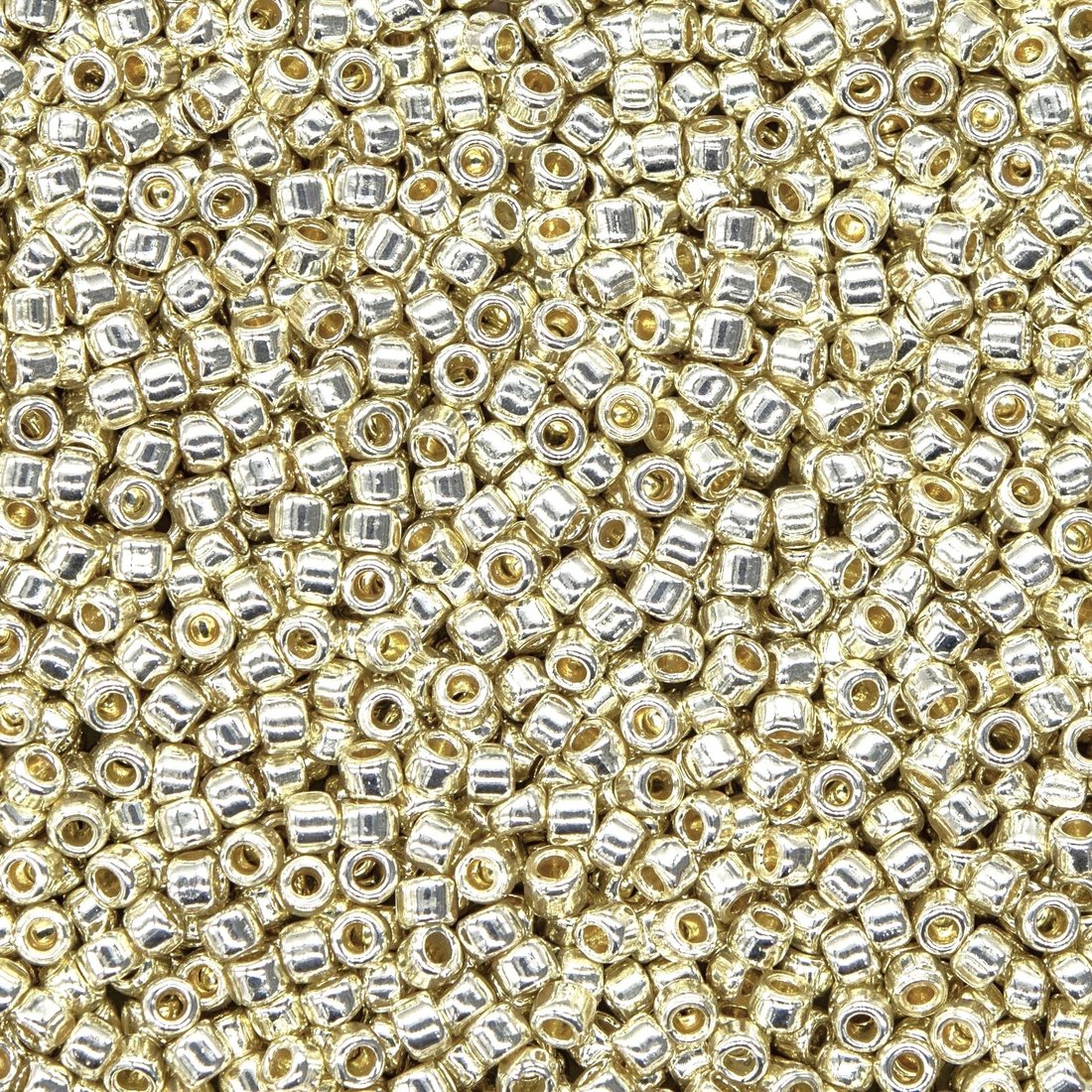 Японский бисер TOHO Round 15/0 (№PF558), непрозрачный глянцевый с металлическим блеском