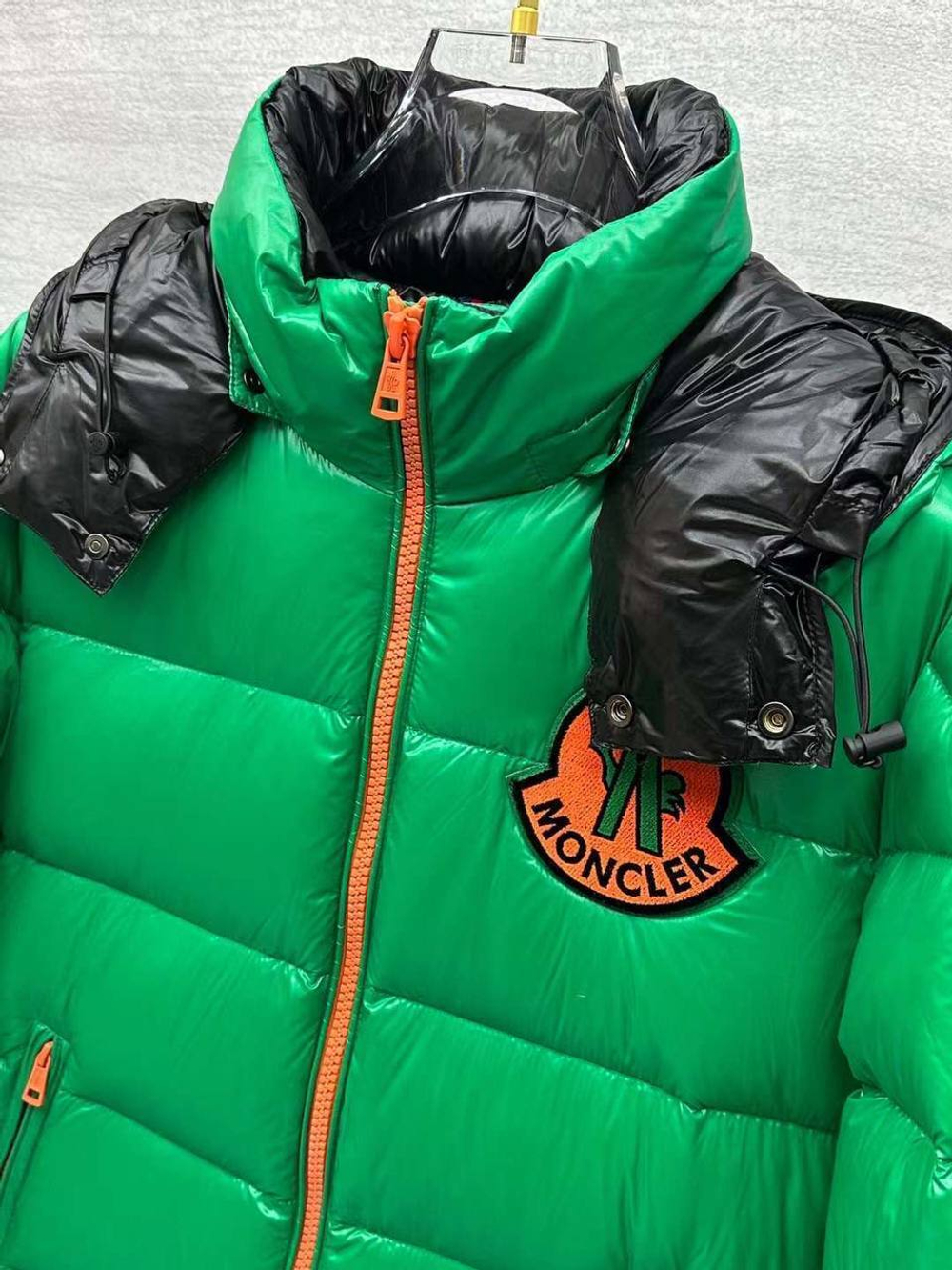 Пуховик Moncler