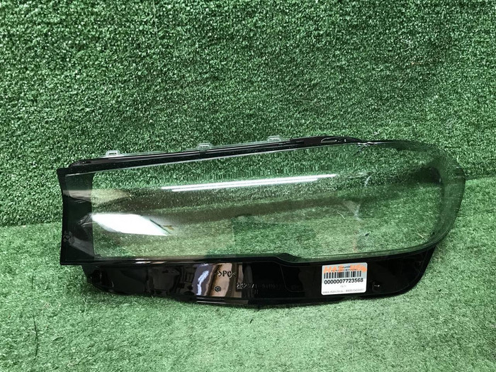 Стекло фары левое BMW 5er G30 (2020-2023)