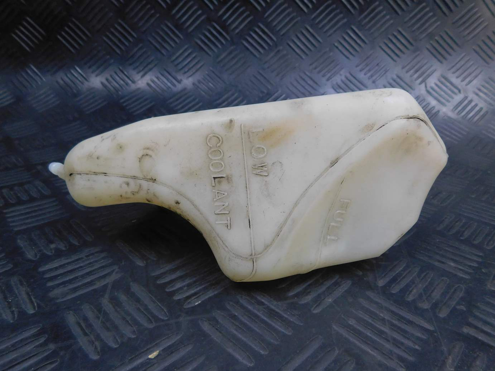 Бачок расширительный Yamaha TDM850 RN03J 2001