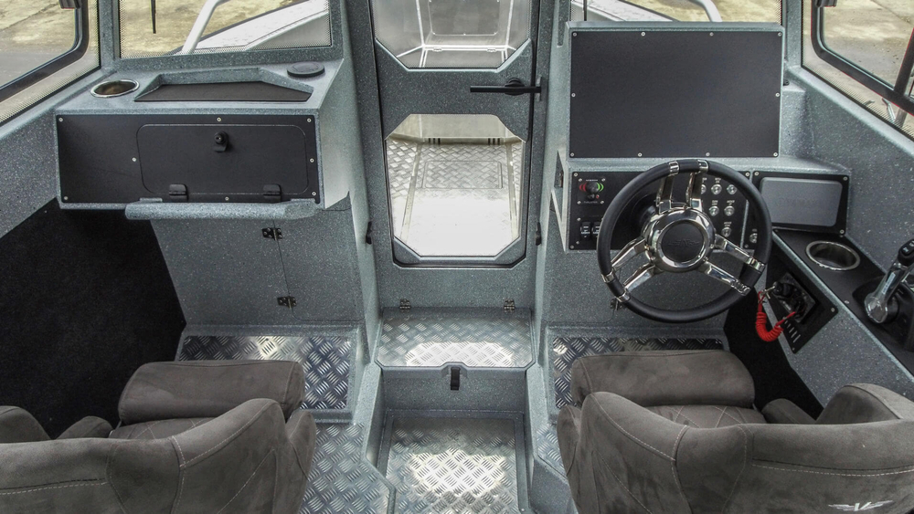 Катер Volzhanka VOYAGER 700 COB (CabinOpenBow)