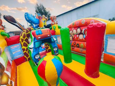 Коммерческий надувной батут «Сафари-экскурсия 3»,  4x3.5x2,5 м