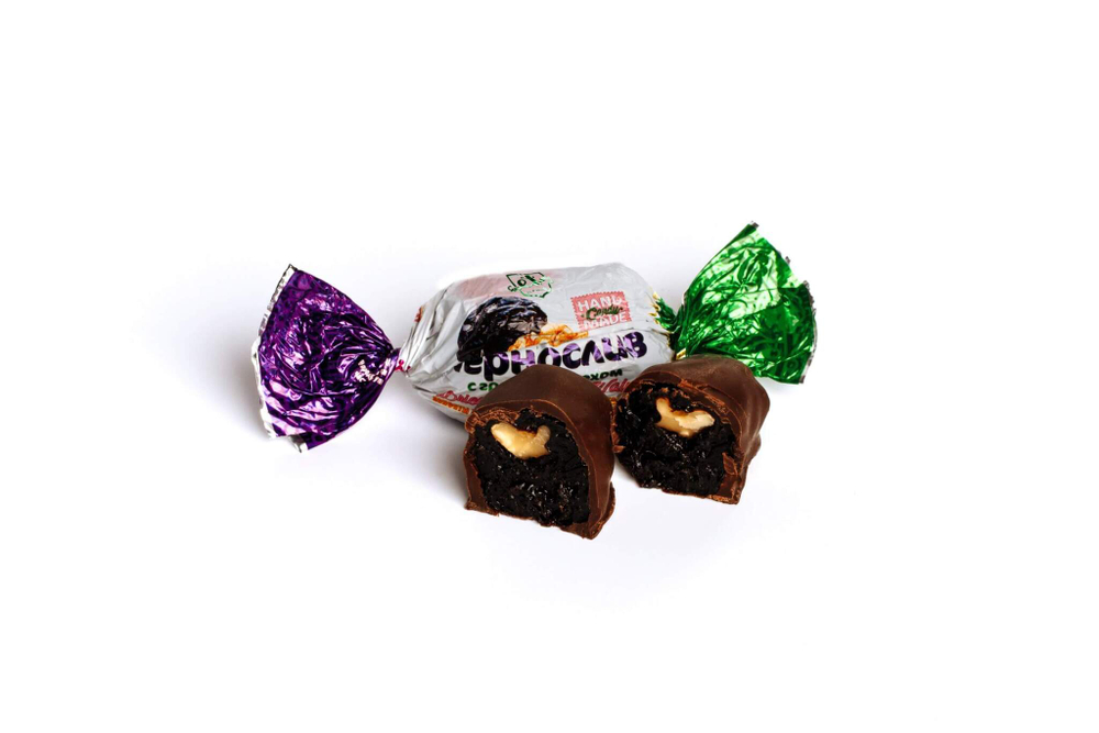 Конфеты шоколадные Чернослив с грецким орехом EcoFoods