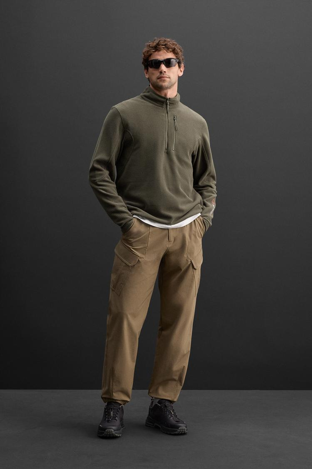 ZARA ТОЛСТОВКА POLARTEC © С ЗАСТЕЖКОЙ-МОЛНИЕЙ, ЗЕЛЕНЫЙ