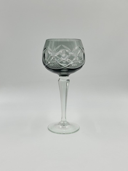 Бокал с серой чашей