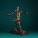 Скульптура в стиле АР-Деко «Амазонка с копьем»