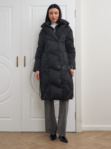 Черный длинный пуховик с поясом