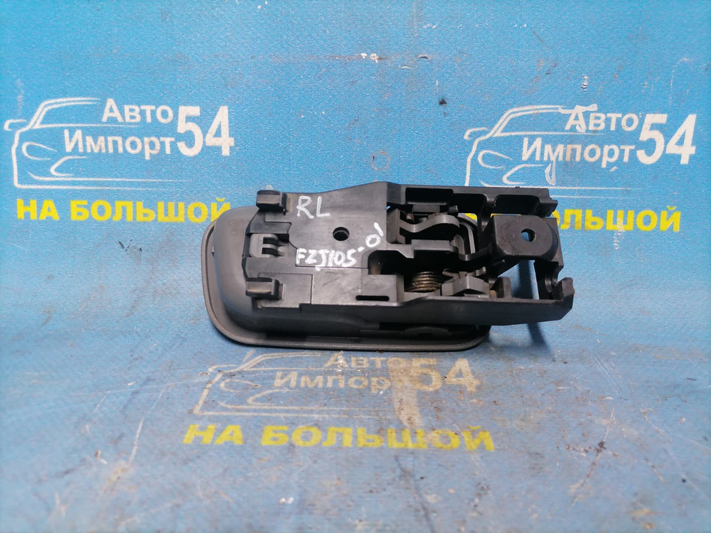 Ручка двери задней левой салонная TOYOTA LAND CRUISER 1999