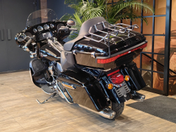 Ultra Limited, Harley-Davidson (FLHTK) Vivid Black/Chrome