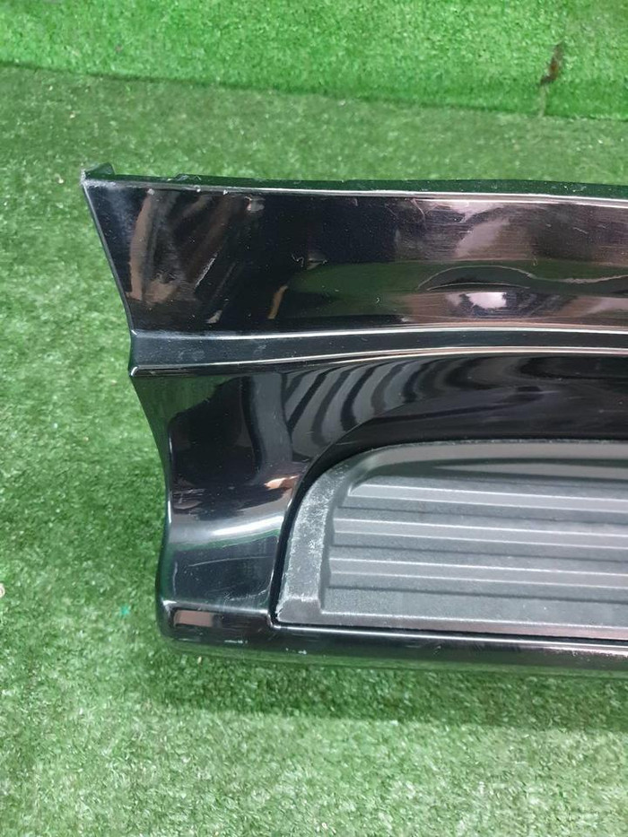 Накладка порога правая Toyota Land Cruiser 300 (2021-н.в.)