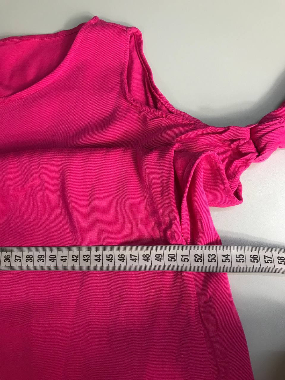 Платье Ostin яркого цвета, маркировка L, визуально на 48 размер