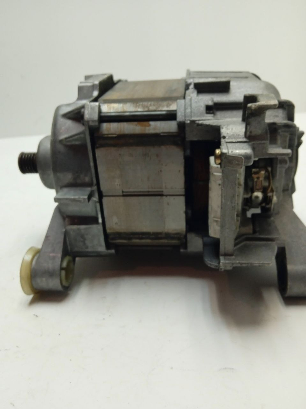 WFC1662OE кт8 Двигатель (мотор) стиральной машины Bosch Siemens 144797 б/у